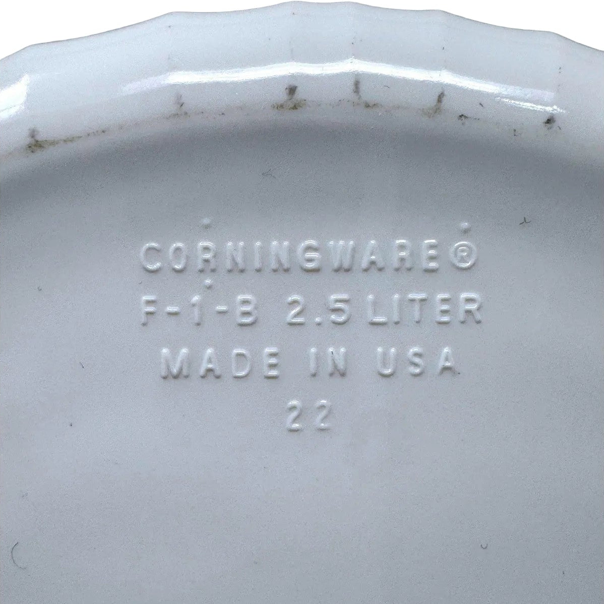 CorningWare French White 2.5 Liter Round Casserole Dish F-1-B with Glass Lid USA