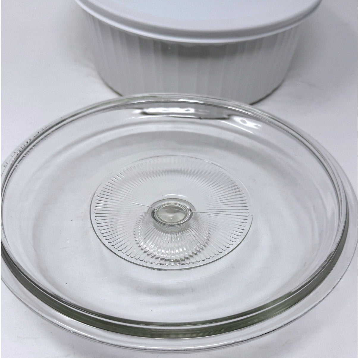 CorningWare French White 2.5 Liter Round Casserole Dish F-1-B with Glass Lid USA