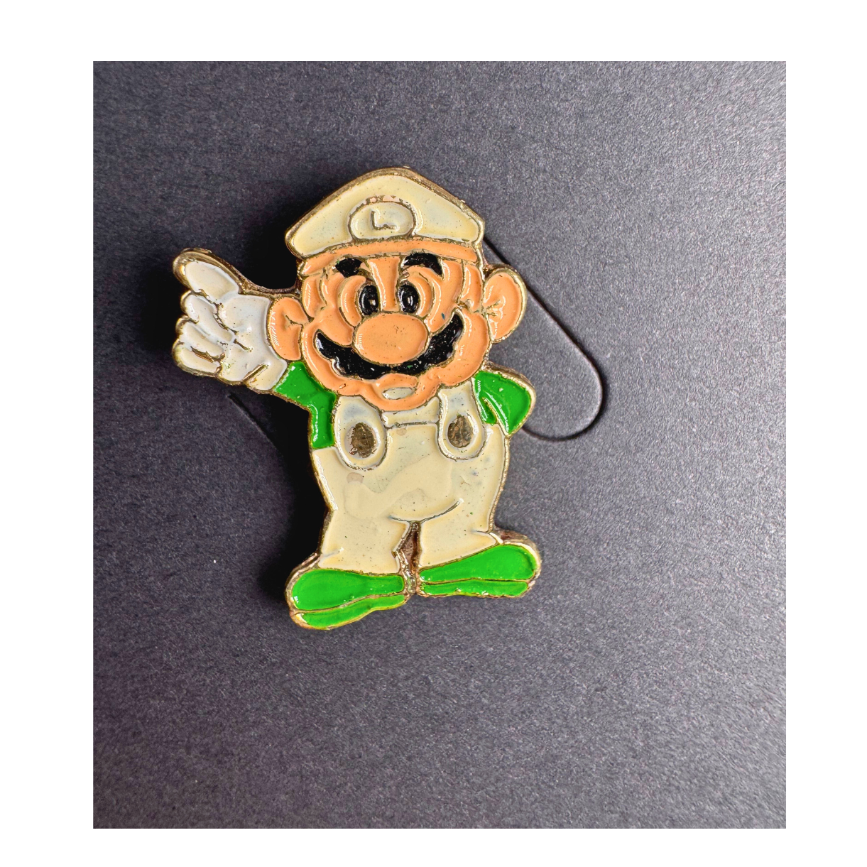 Vintage 1988 Nintendo Luigi Mario Bros Enamel Pin Super Mario - Free Shipping